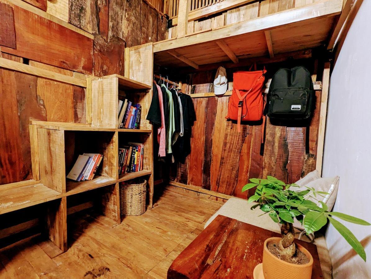 The GK House: Eco-Friendly Central Hostel with Rooftop Views Ho Chi Minh City Exterior photo