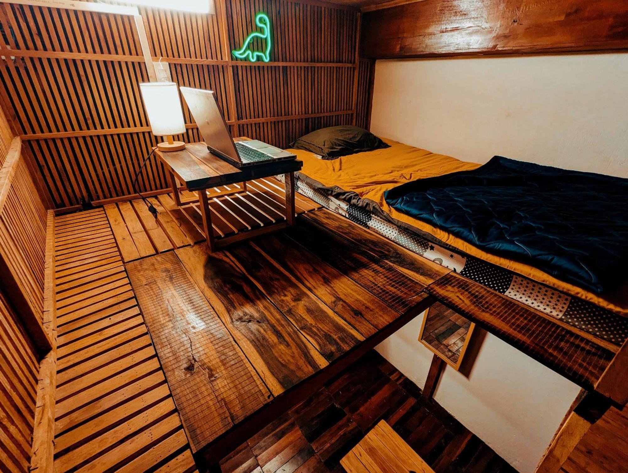 The GK House: Eco-Friendly Central Hostel with Rooftop Views Ho Chi Minh City Exterior photo